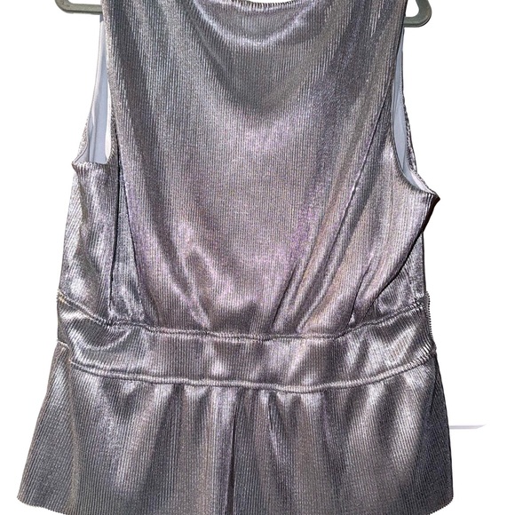 Stylish silver tank - Picture 2 of 10